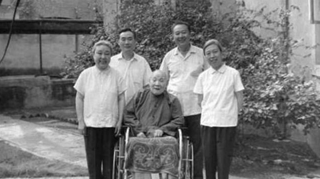 马寅初的人口理论_光明日报 为马寅初平反