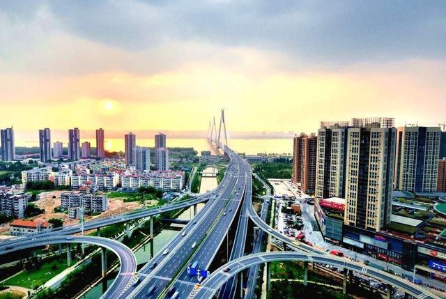 湖北2021年1季度gdp_8251.5亿元 武汉正在重回主赛道(3)