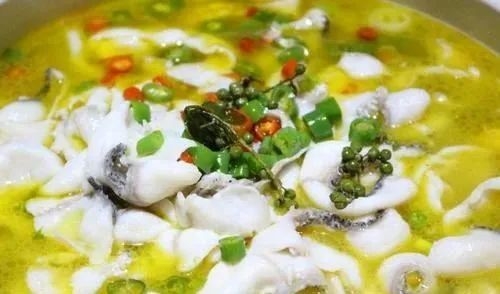 这盆青花椒鱼,我连青花椒都想吃光!胶州这家春椒川菜