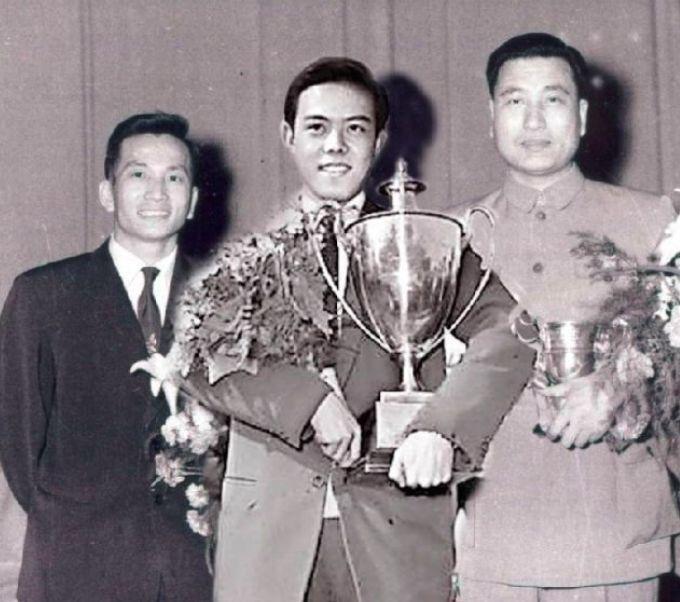 容国团:我国首个乒乓球世界冠军,31岁上吊自杀,留下10字遗言