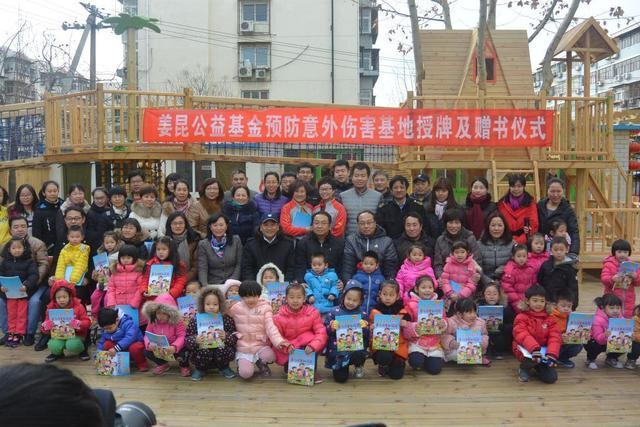 姜昆本想瞒着妻子养大的姜河,到底什么来头?让郭德纲都赞不绝口
