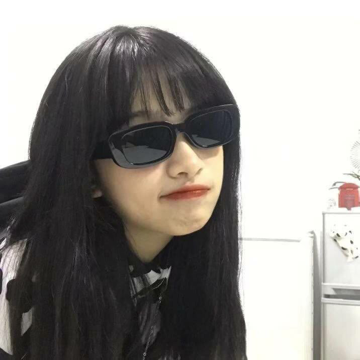 甜酷头像男孩子你今天吃菠萝了么