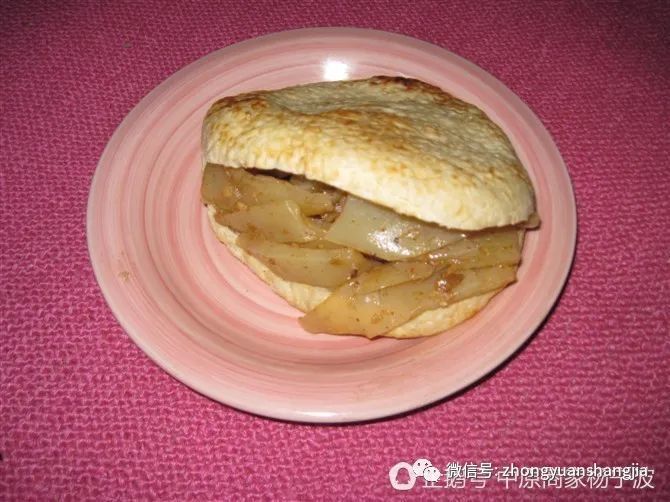 石子馍夹凉粉