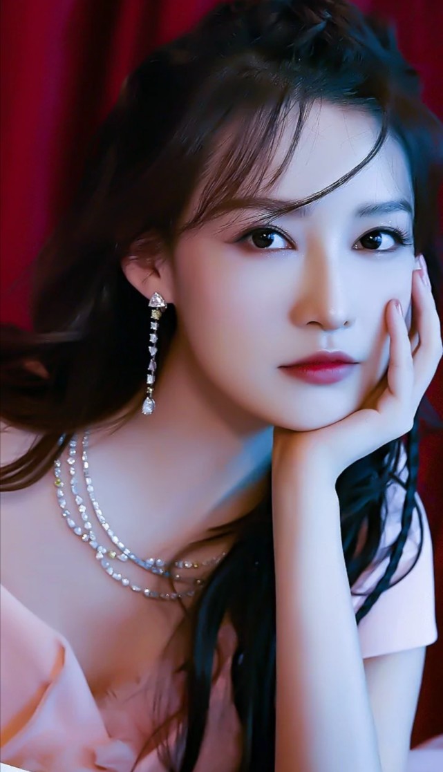 〔高清绝美壁纸〕李沁,鸡腿姑娘