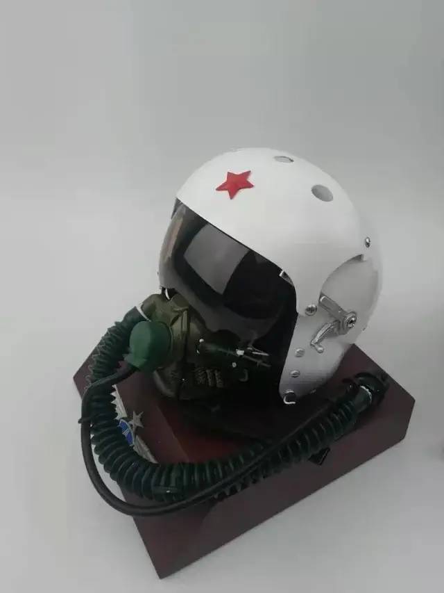空军飞行员头盔模型摆件(收藏品)
