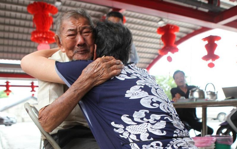 结语 汪呈松终于完成了心愿,与离家时只有两岁的女儿在70年后团聚了.