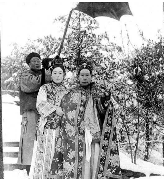 慈禧,孝钦显皇后,叶赫那拉氏,咸丰帝的妃嫔,她也是晚清的实际掌权者