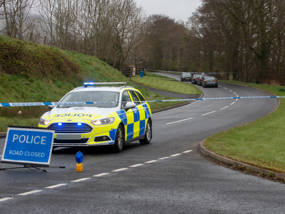 英国北爱尔兰一警察汽车被放诡雷,警方:证据指向新爱尔兰共和军