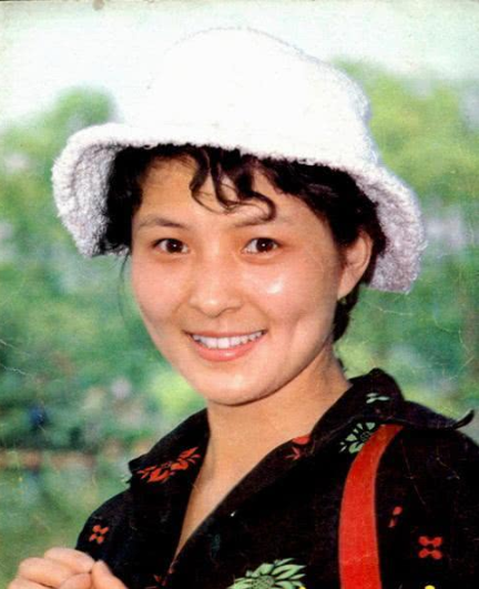 贾玲妈妈刘佳曾被观众笑称为一角四丈夫是央视高管