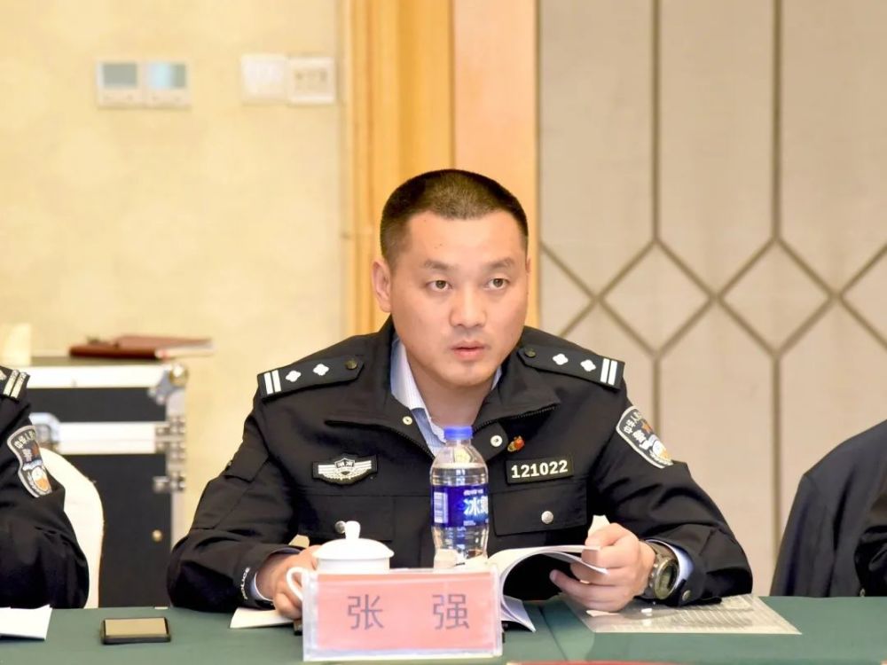 4月20日,省公安厅党委委员,特勤局局长李拥军率省厅二级警务专员