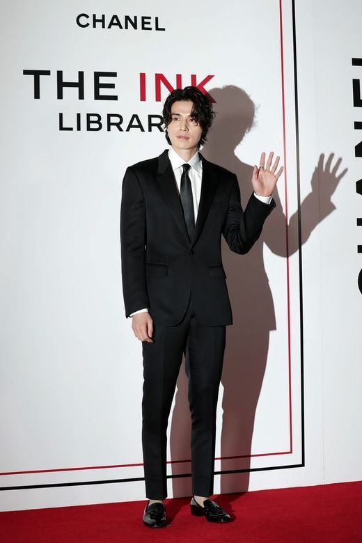 穿西装最好看的韩国男星是谁?盘点12位长腿欧巴的帅气西装造型