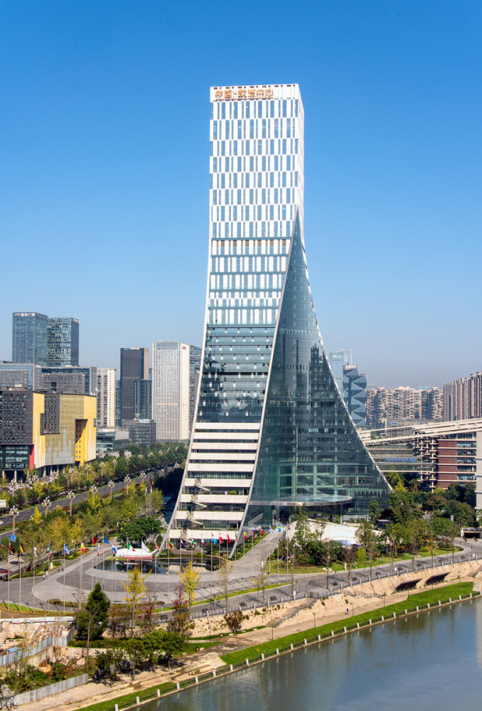成都"人"字形地标性摩天楼——中国-欧洲中心_腾讯新闻
