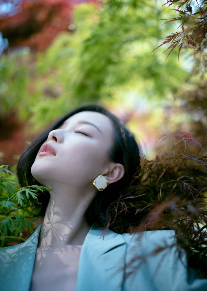 倪妮的高级感太难超越吊带裙配西装外套优雅精致美得不可方物