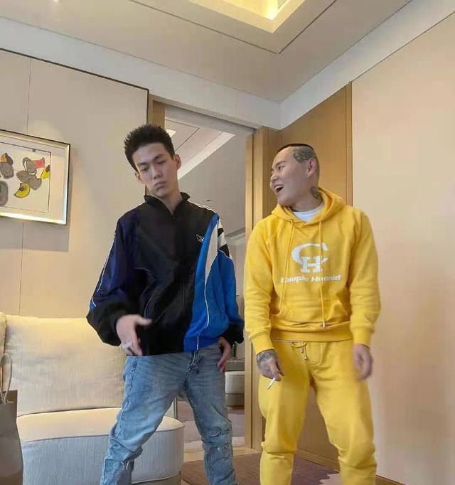 贝贝直播回应与pg one关系,并且表示将合作马思唯,姜云升等人!