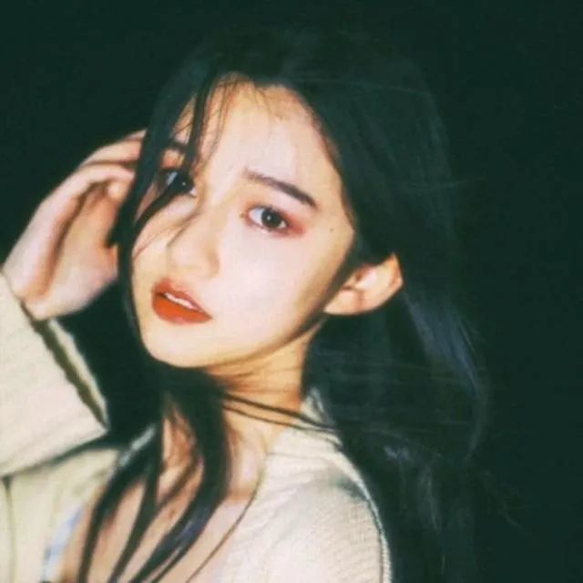 伤感女头·真人|"小时候搞不懂为什么章鱼哥为什么经常板着个脸"