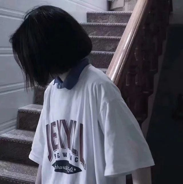 伤感女头·真人"小时候搞不懂为什么章鱼哥为什么经常板着个脸"