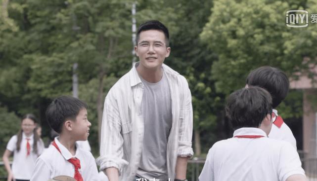 小舍得:住廉租房吃泡面,扒钟老师的收入,师德有亏背后是缺钱