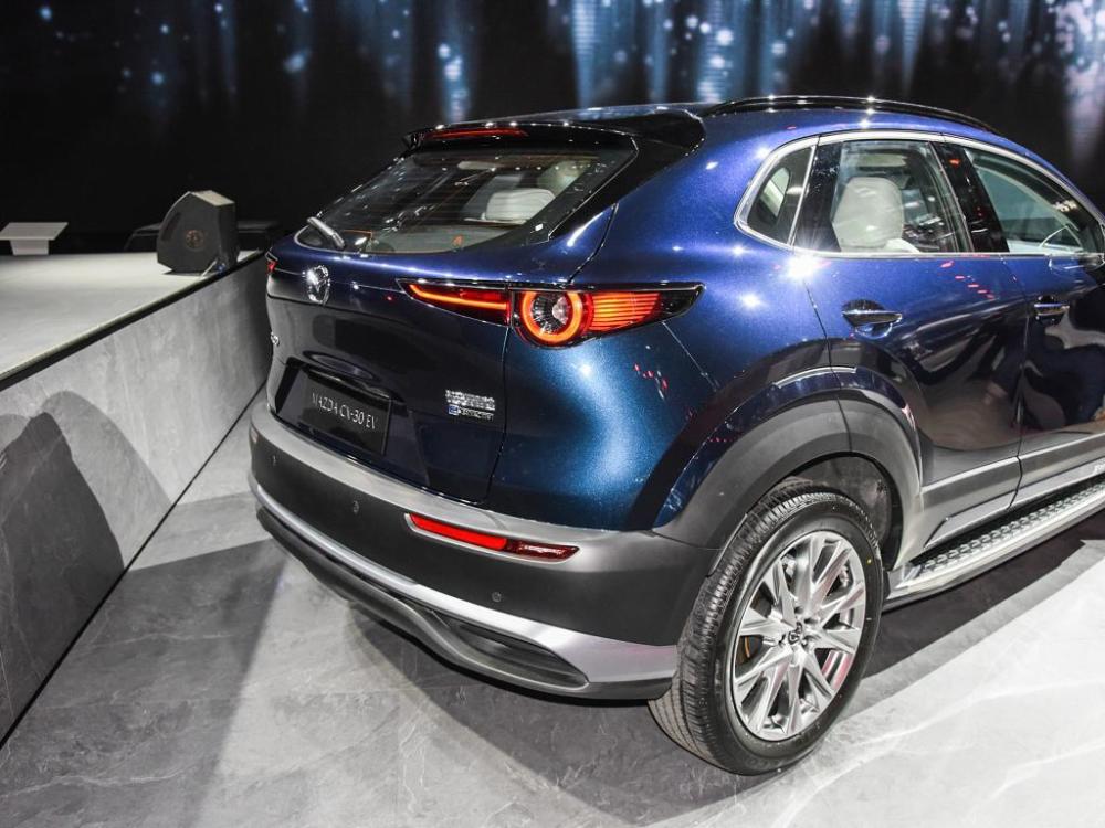 2021上海车展:马自达cx-30 ev实车/偷懒油改电