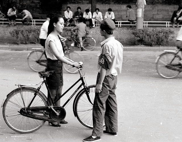 上世纪80年代的一辆"凤凰"牌自行车,相当于如今多少钱