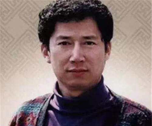 最幸运穷小子:靠相貌娶大38岁好莱坞女星,妻子死后继承70亿遗产