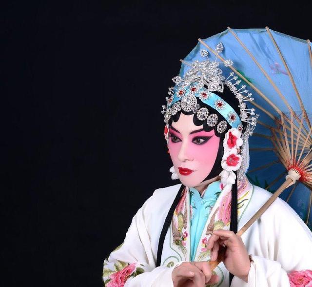 晚清梨园传奇往事:李叔同情迷杨翠喜,李春江坚持唱戏老本行