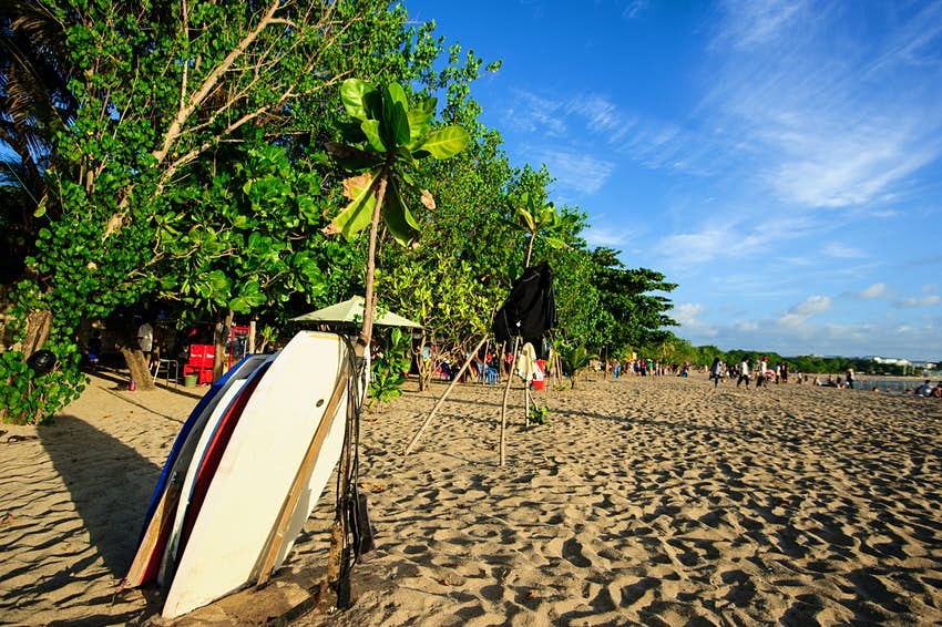 库塔海滩是巴厘岛最著名的海滩之一