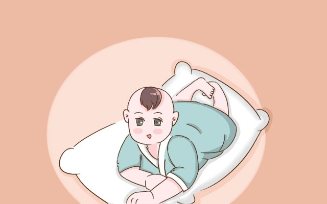 尤其是对于母乳喂养的宝宝而言,习惯了被妈妈抱着睡,有时候宝妈趁宝宝