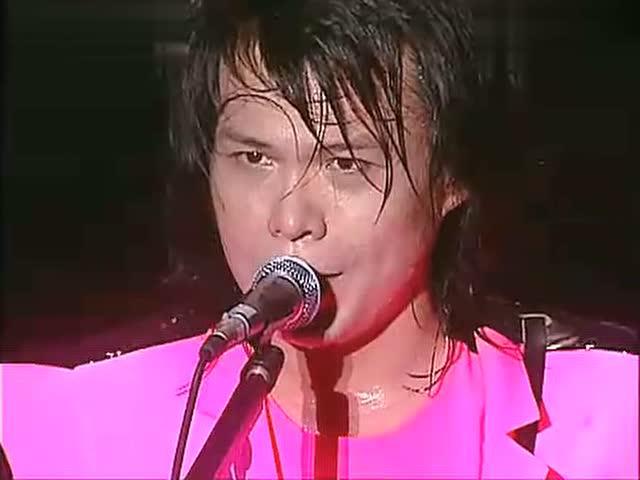 刘德华,张学友两大天王向他求助,伍佰凭什么登顶"摇滚教父"