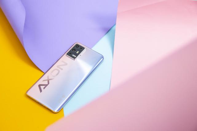 中兴axon30pro图片,中兴axon30pro 当然买顶配中兴axon 30 pro