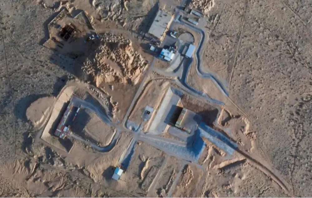 突发!以色列核基地遭到攻击,远程导弹在高空爆炸