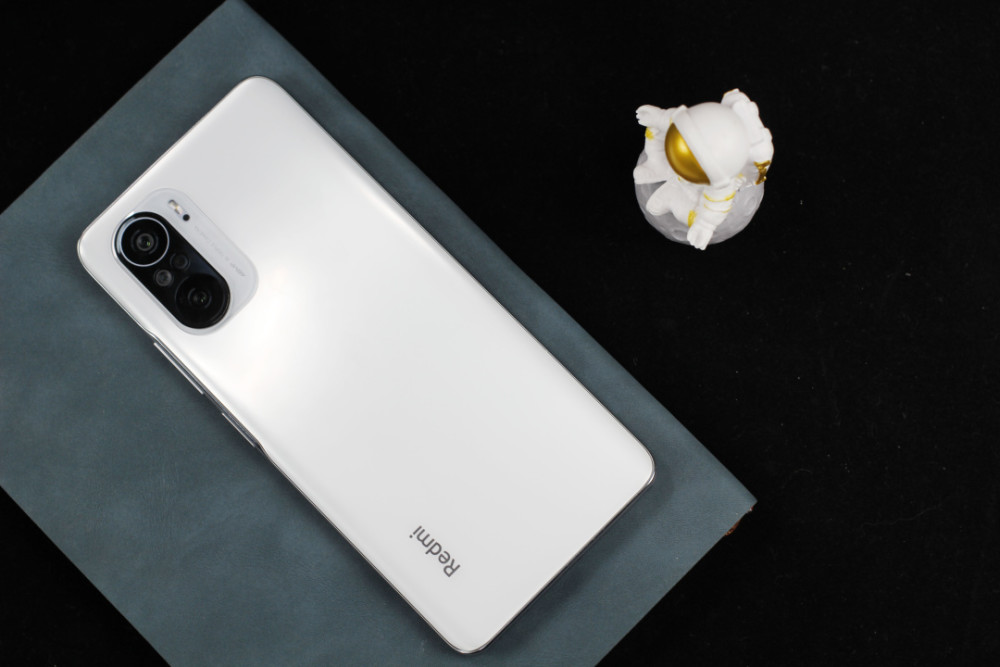 redmik40一周上手体验,两千价位里我愿称它为年度真香机