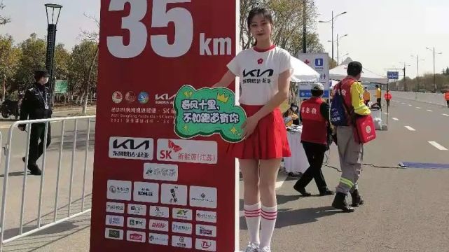 2021盐城马拉松公里举牌全套高清养眼美女照曝光!