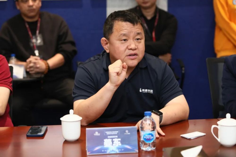 易鑫与中融信签署战略合作,共推商用车发展_腾讯新闻
