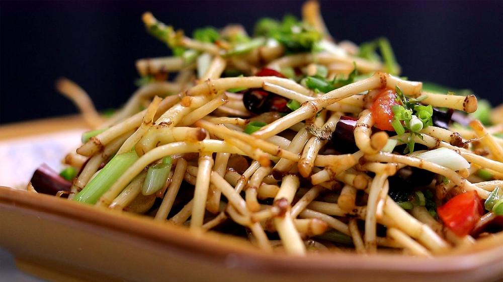 贵州美食折耳根