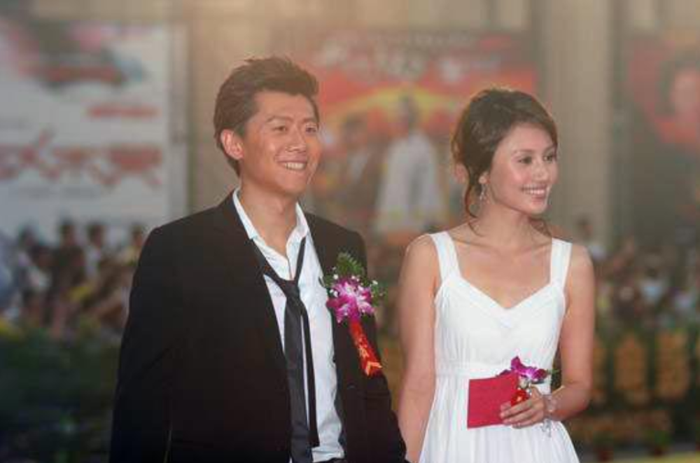 三料影帝夏雨娶中戏学姐袁泉结婚至今只有一次绯闻