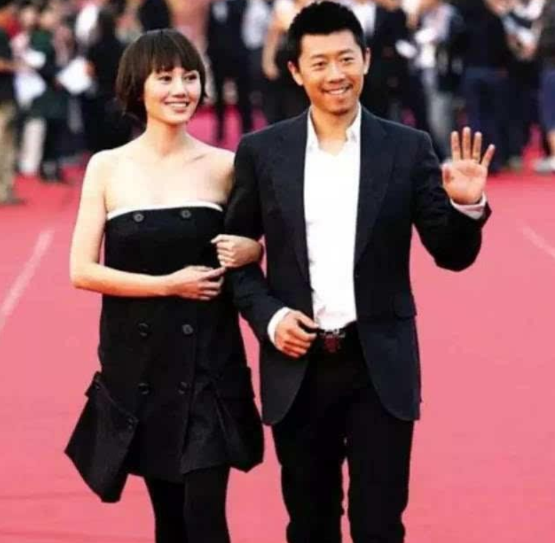 三料影帝夏雨娶中戏学姐袁泉结婚至今只有一次绯闻