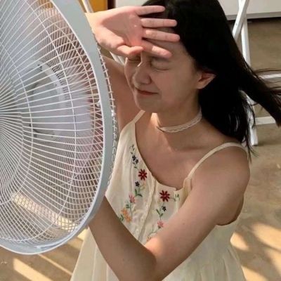《女生头像》女生凉爽头像,我抓住了西瓜,以为抓住了夏天