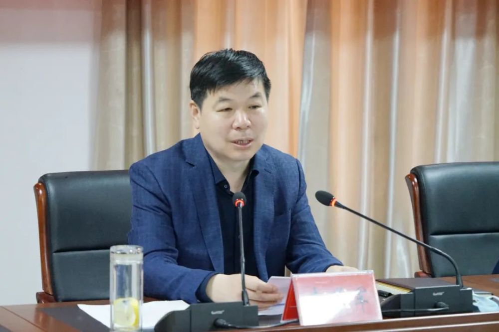 区委书记李学军主持召开疫情防控工作领导