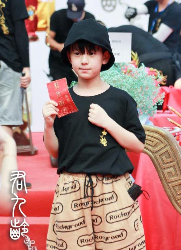 林子烨出道时间很短,2020年才正式进入娱乐圈,第一部戏是《君九龄》