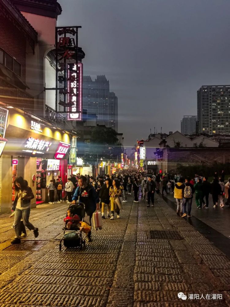 带你游湖南:长沙夜晚最热闹的地方,太平老街和坡子街