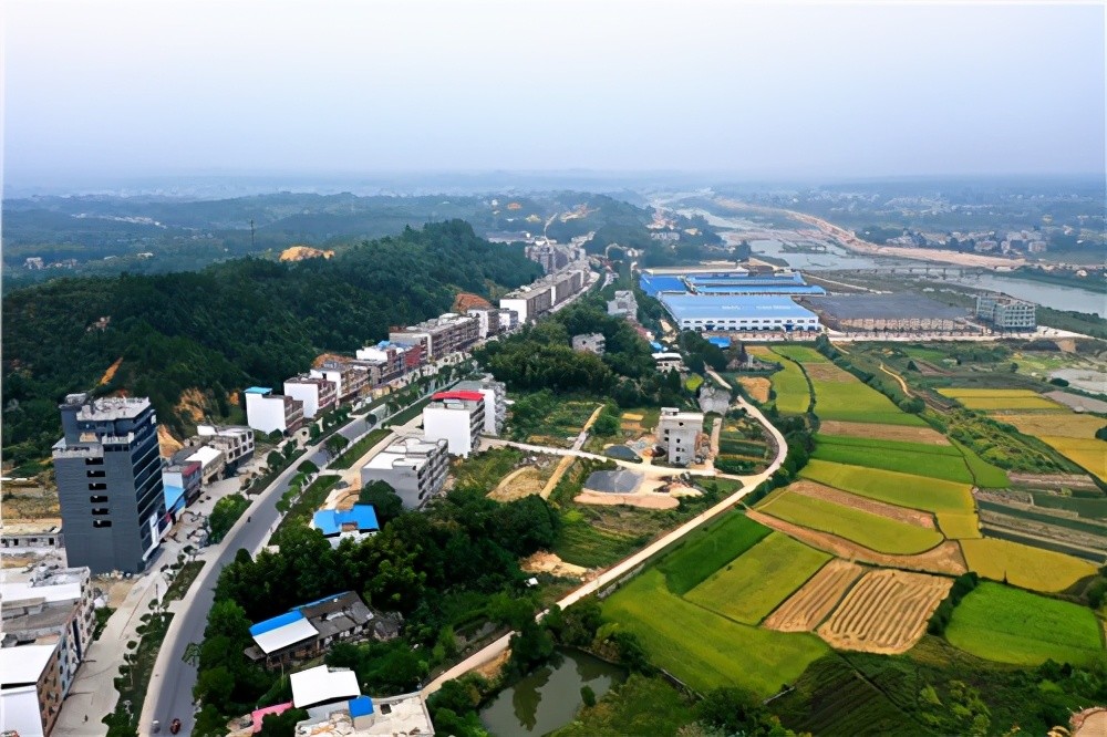 湖北省崇阳县绘就乡村新蓝图建设美丽新天府