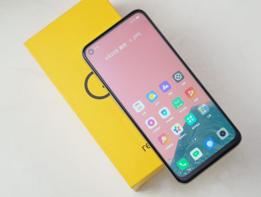 realme q3系列发布,128gb 高刷仅999元起,米粉可能都心动了