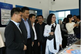 市领导参观学院非遗工作室