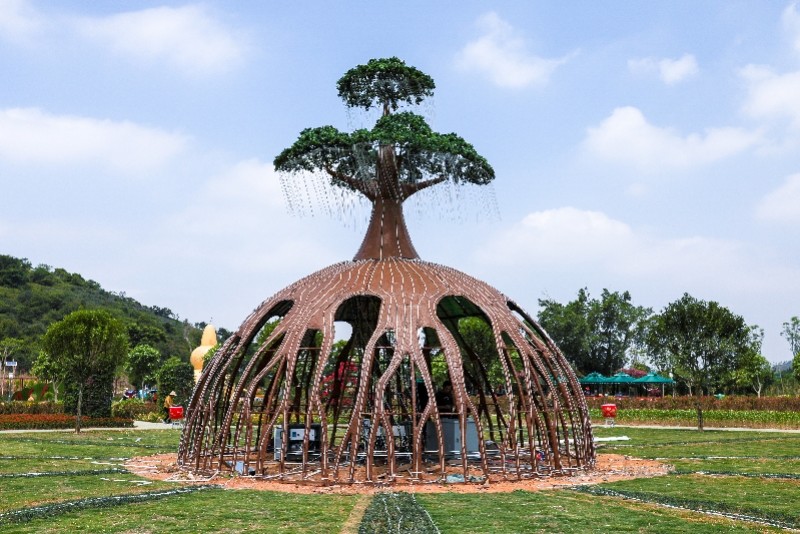 该项目地分三期建设,一期包括百草园(中药园起步区),花田喜地,岭南