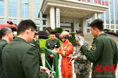 长沙警备区开展消防应急处置演练