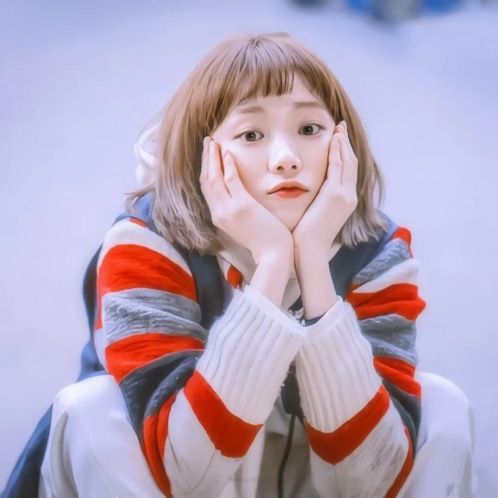 气质可盐可甜的撕漫少女李圣经高清壁纸