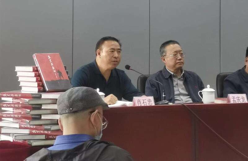 中国人民解放军军事科学院专家肖石忠,中国社会科学院研究员孟庆龙答