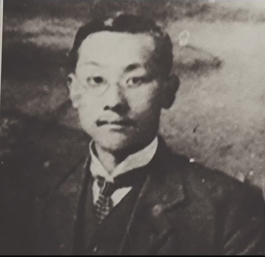 1922年,王右木创办了四川第一份公开宣传马克思主义的