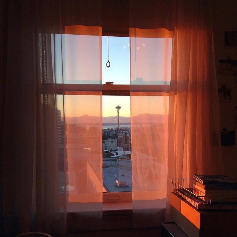 背景图//想要一扇能看夕阳的窗户