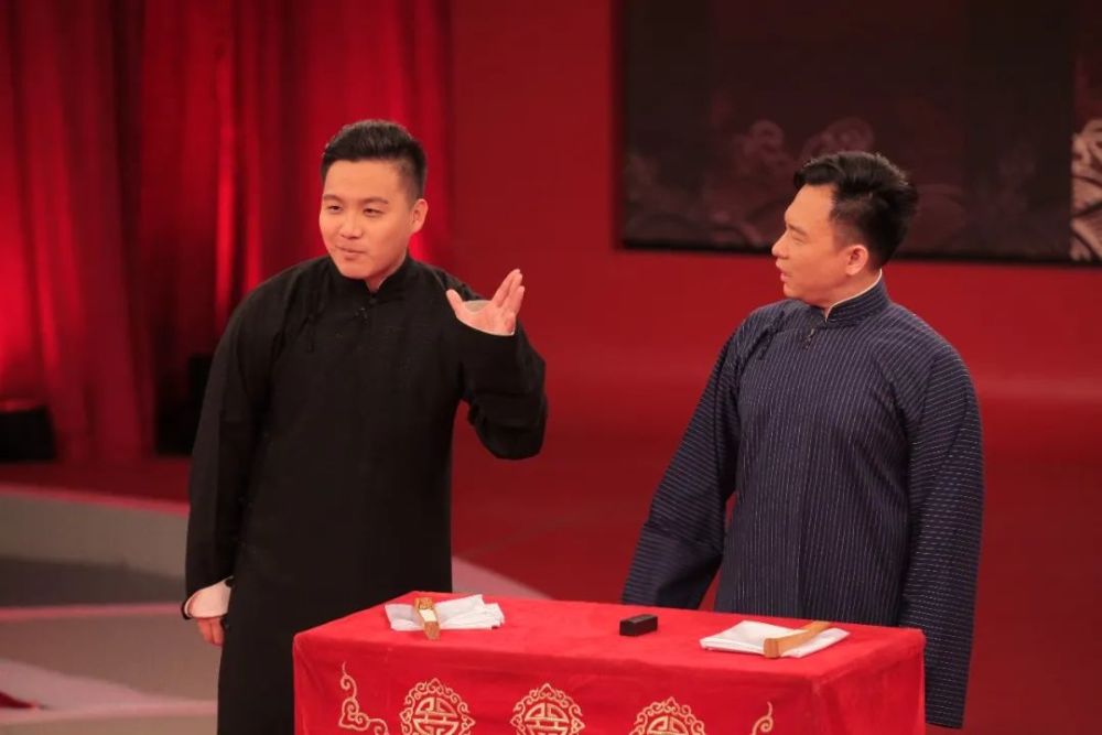 "相声界的周杰伦"孔陆洋搭档何晓峰唱响《我的演唱会.